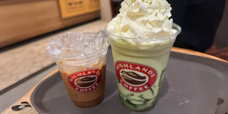 So sánh 3 size ly highlands và mẫu ly giấy, ly nhựa đẹp