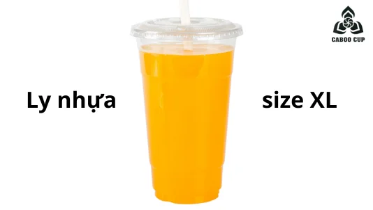 Ly size XL không phải là khái niệm quá xa lạ ở các quán trà sữa, cà phê nhưng có lẽ rất ít người đến quán và gọi một ly size XL để uống. Một vài thương hiệu F&B nổi tiếng đã áp dụng size XL vào thực đơn như Hồng Trà Ngô Gia, TocoToco, Bingxue,... và được nhiều bạn trẻ đón nhận. Vậy ly size XL bao nhiêu ml? Cần biết điều gì về size XL tại các quán trà sữa? Cùng tìm hiểu với Caboo Cup nhé!